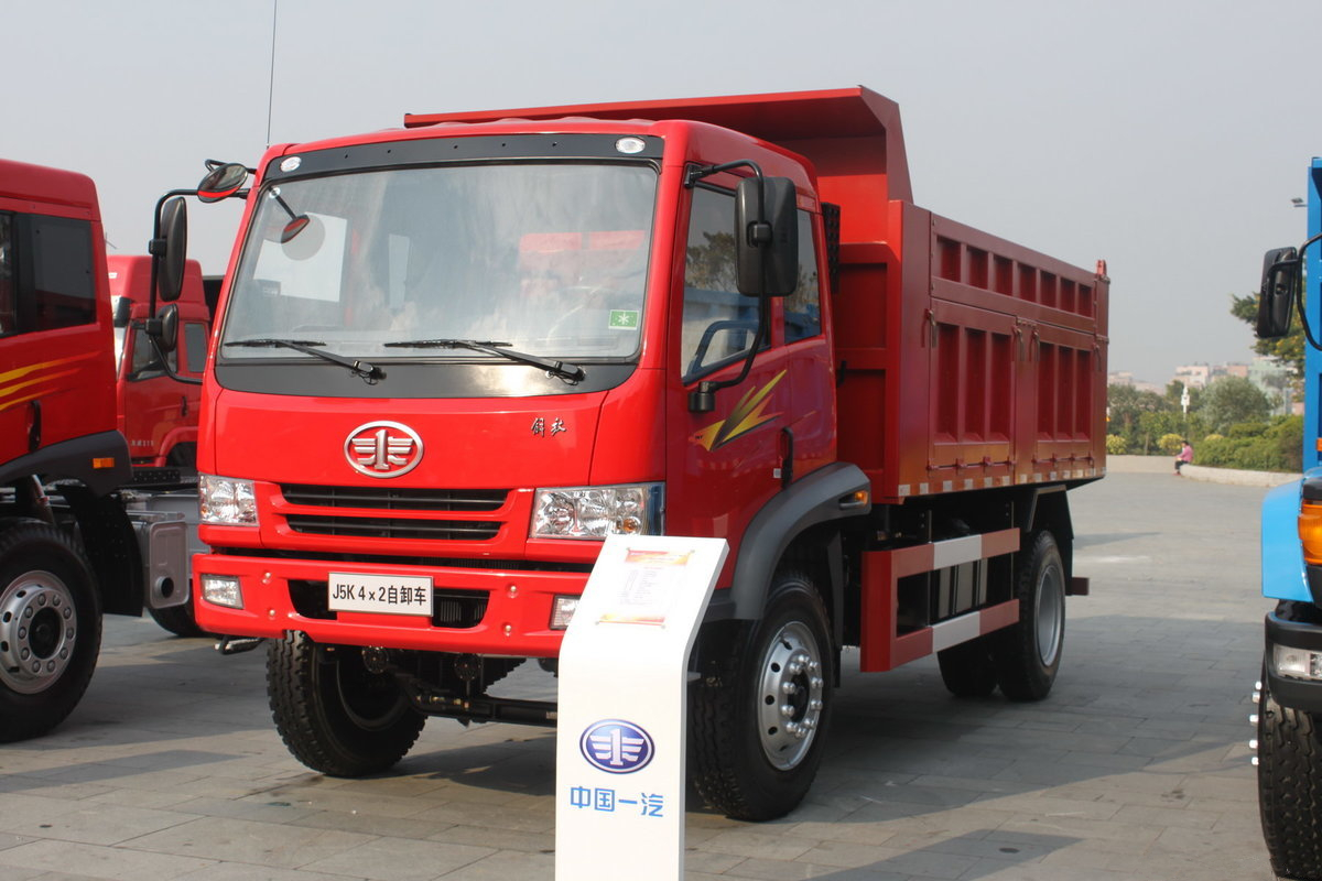 解放4X2单桥自卸车8吨